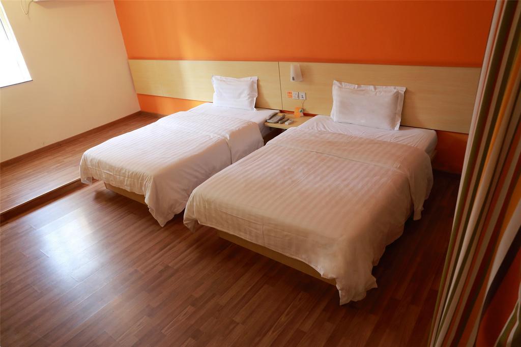 7Days Inn Guangzhou Jiaokou Subway Station 2Nd Kamer foto
